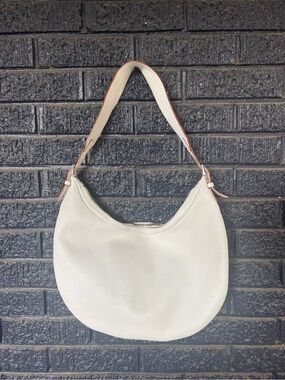 Burberry London white pebbled leather hobo shoulder bag white